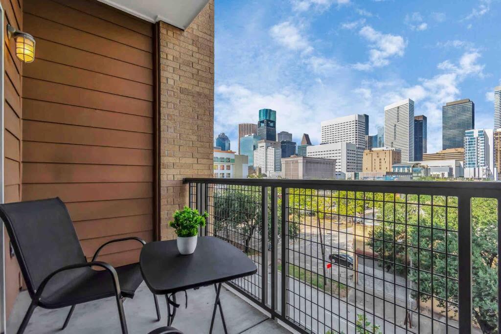 Htown Downtown Oasis Leilighet Houston Eksteriør bilde